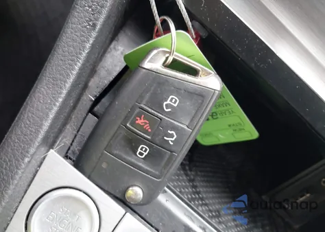 2017 Volkswagen Golf Tsi S 4-Door/Tsi Se 4-Door/Tsi Sel 4-Door/Tsi Wolfsburg Edition 4-Door from USA, damaged, VIN 3VW217AU3HM058853